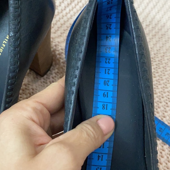 Tommy Hilfiger original heels - Picture 6 of 7